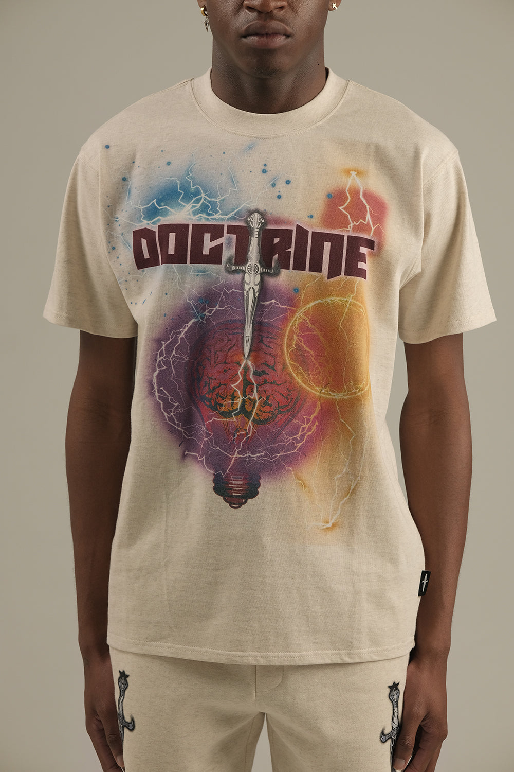 DOCTRINE DAGGER WAVE HEATHER OATMEAL T-SHIRT