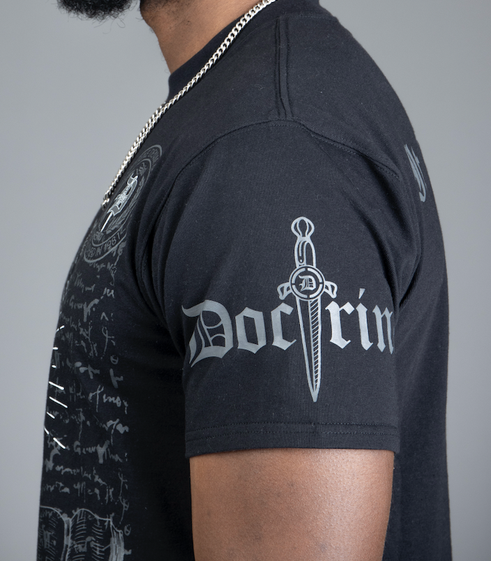 DOCTRINE CORE DAGGER LOGO T-SHIRT - BLACK DB0131