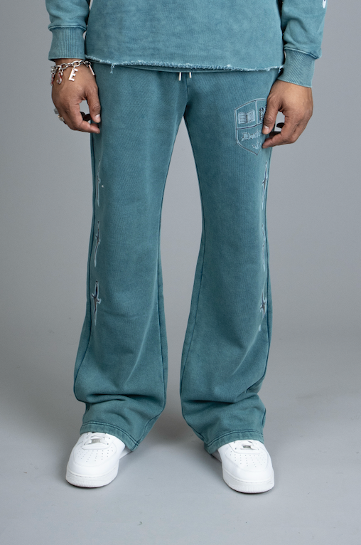 COAT OF ARMS LOOSE FIT JOGGER - CRYSTAL TEAL - DB0065